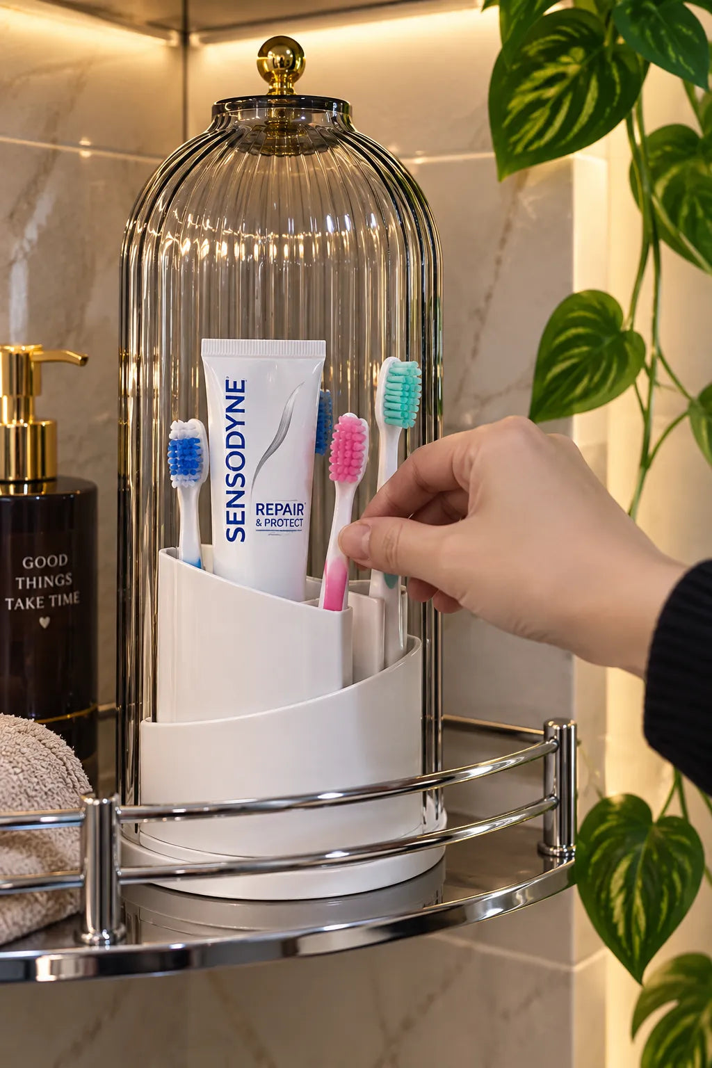 Elegant Ribbed Glass Toothbrush Holder
